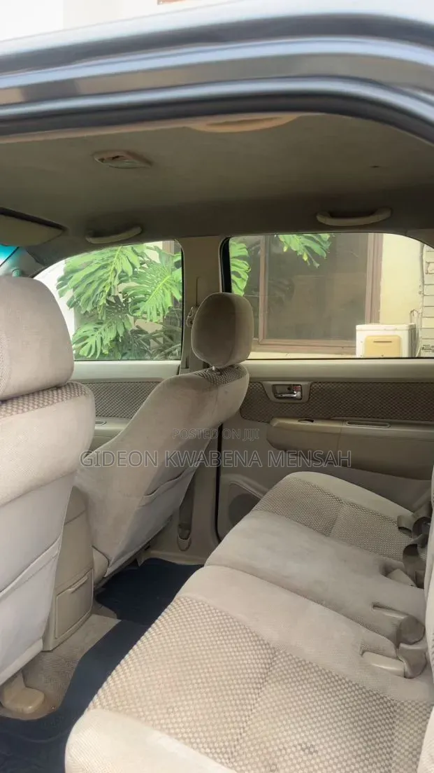 Toyota Fortuner 2.7 AWD 2010 Gray