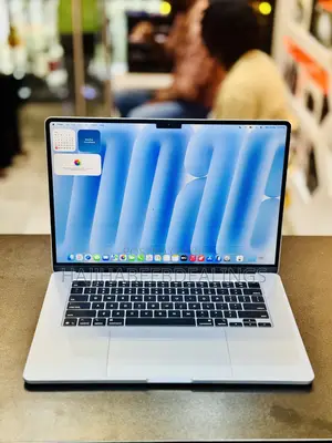 Laptop Apple MacBook Air 2025 M4 16GB Apple M5 SSD 256GB