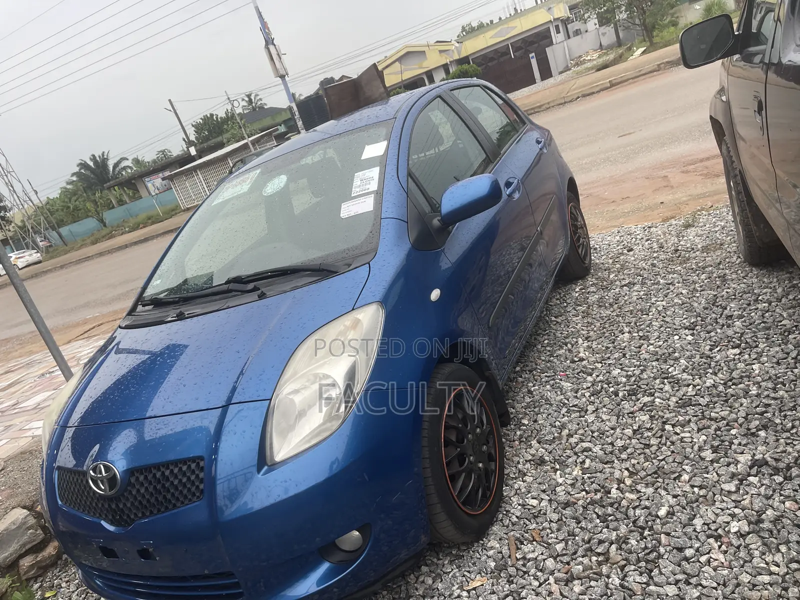 Toyota Yaris Base Hatchback 5dr 2010 Blue