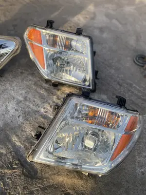 Nissan Pathinder 2005 2006 2007 Headlight