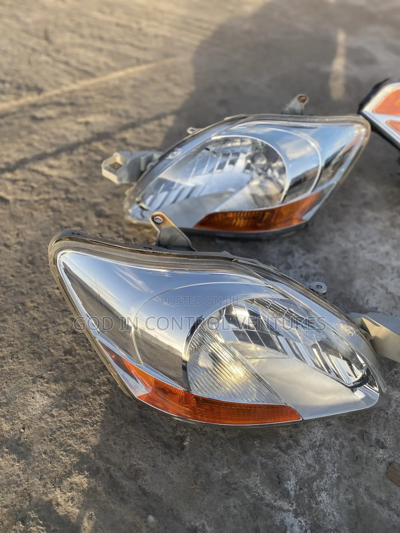 Yaris 08 Headlight Pair