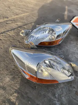 Yaris 08 Headlight Pair