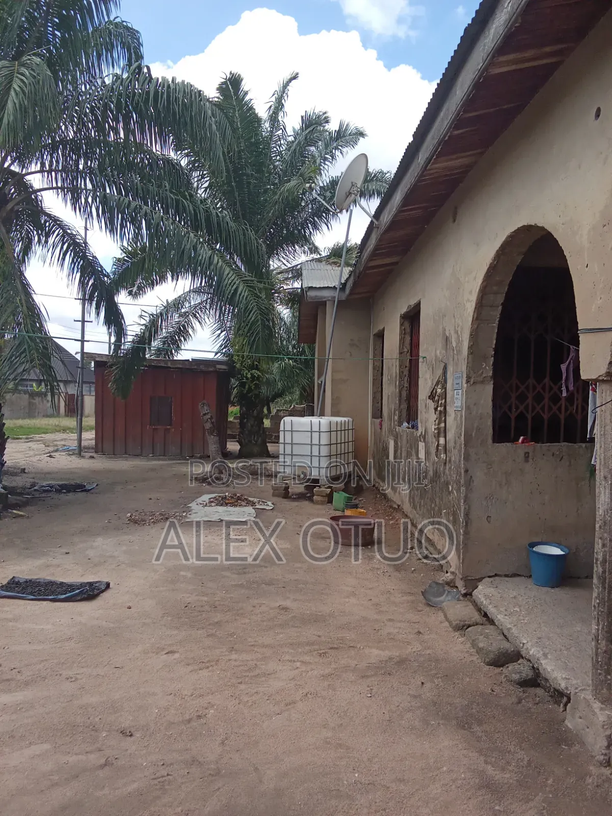 7bdrm House in Alex Otuo Properties, Atwima Nwabiagya for sale