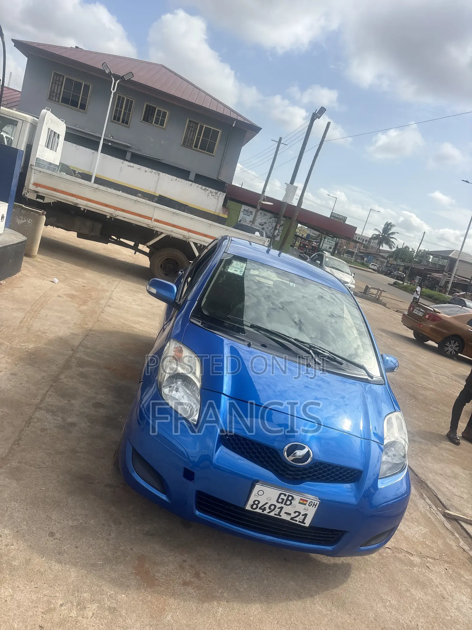 Toyota Vitz 2010 Blue
