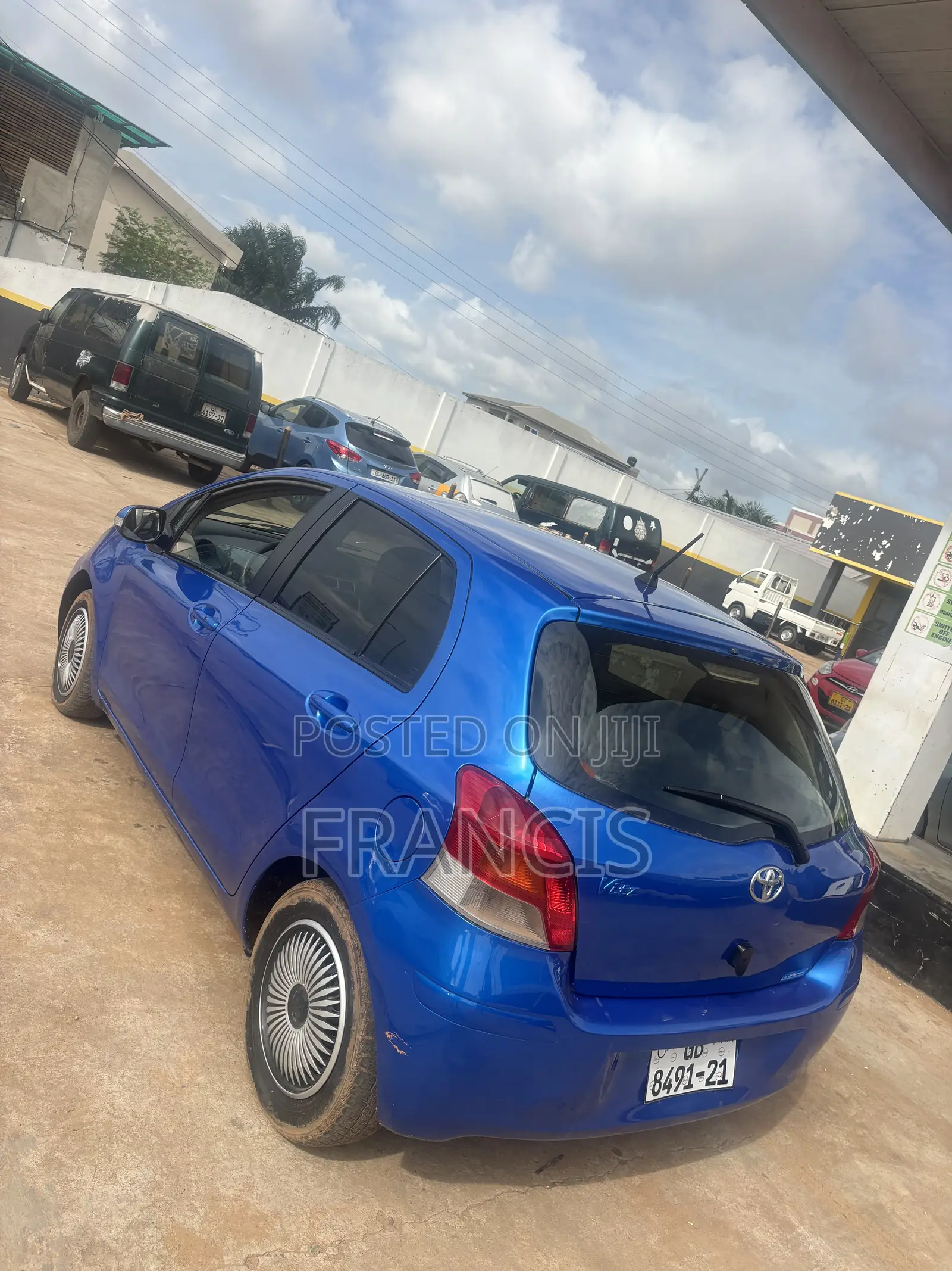 Toyota Vitz 2010 Blue
