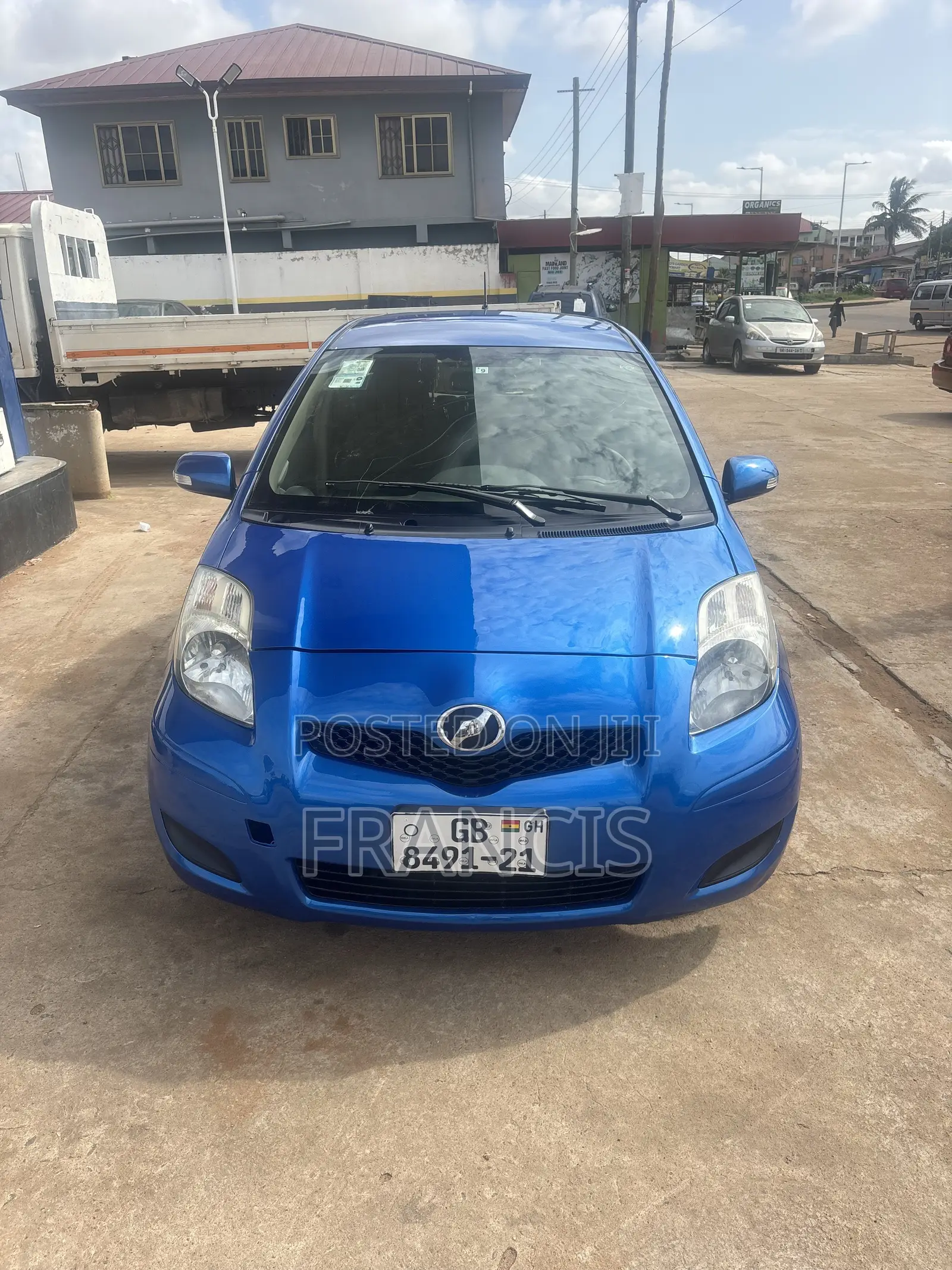 Toyota Vitz 2010 Blue