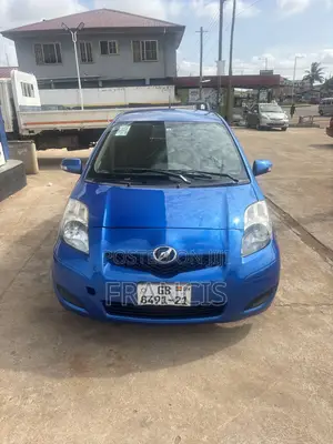 Toyota Vitz 2010 Blue