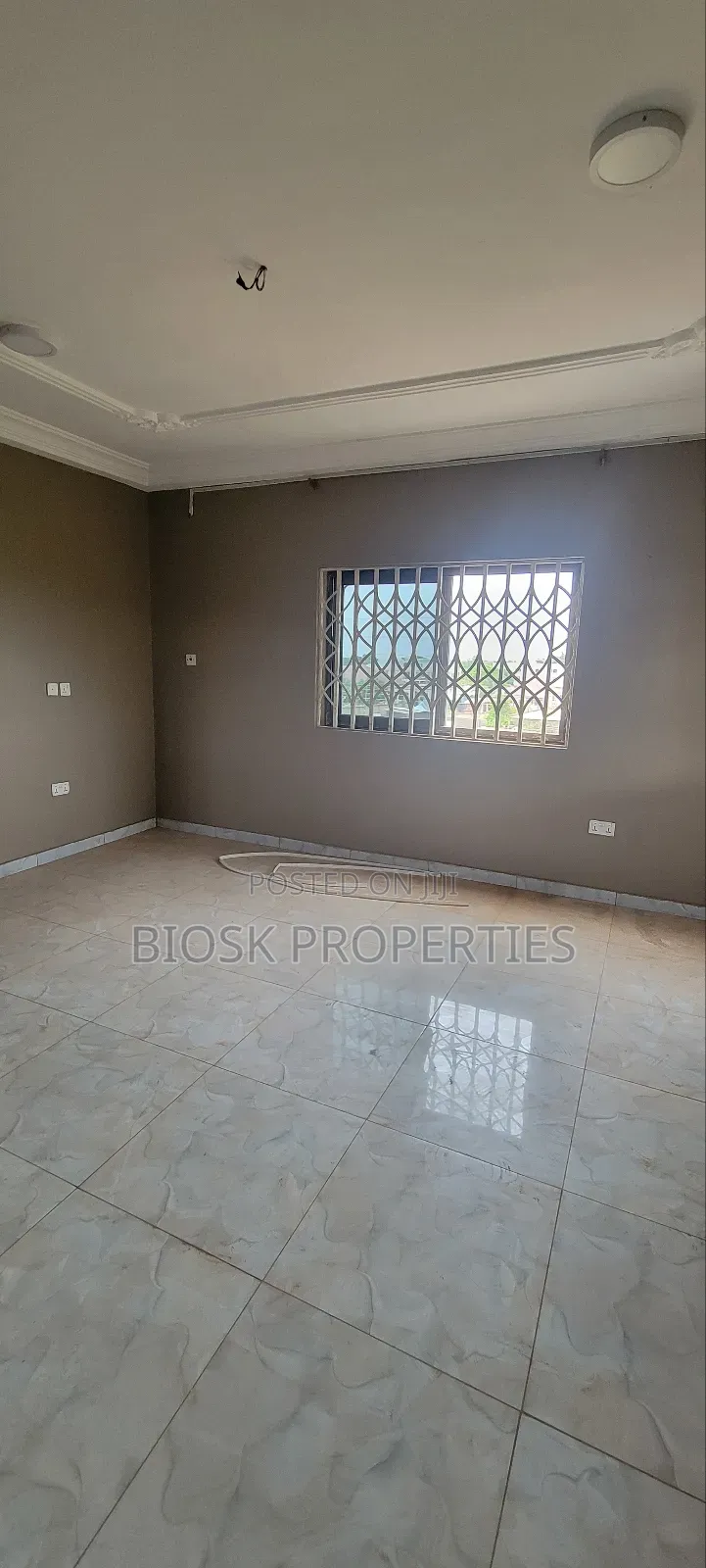 2bdrm Apartment in Biosk Properties, Frafraha for rent