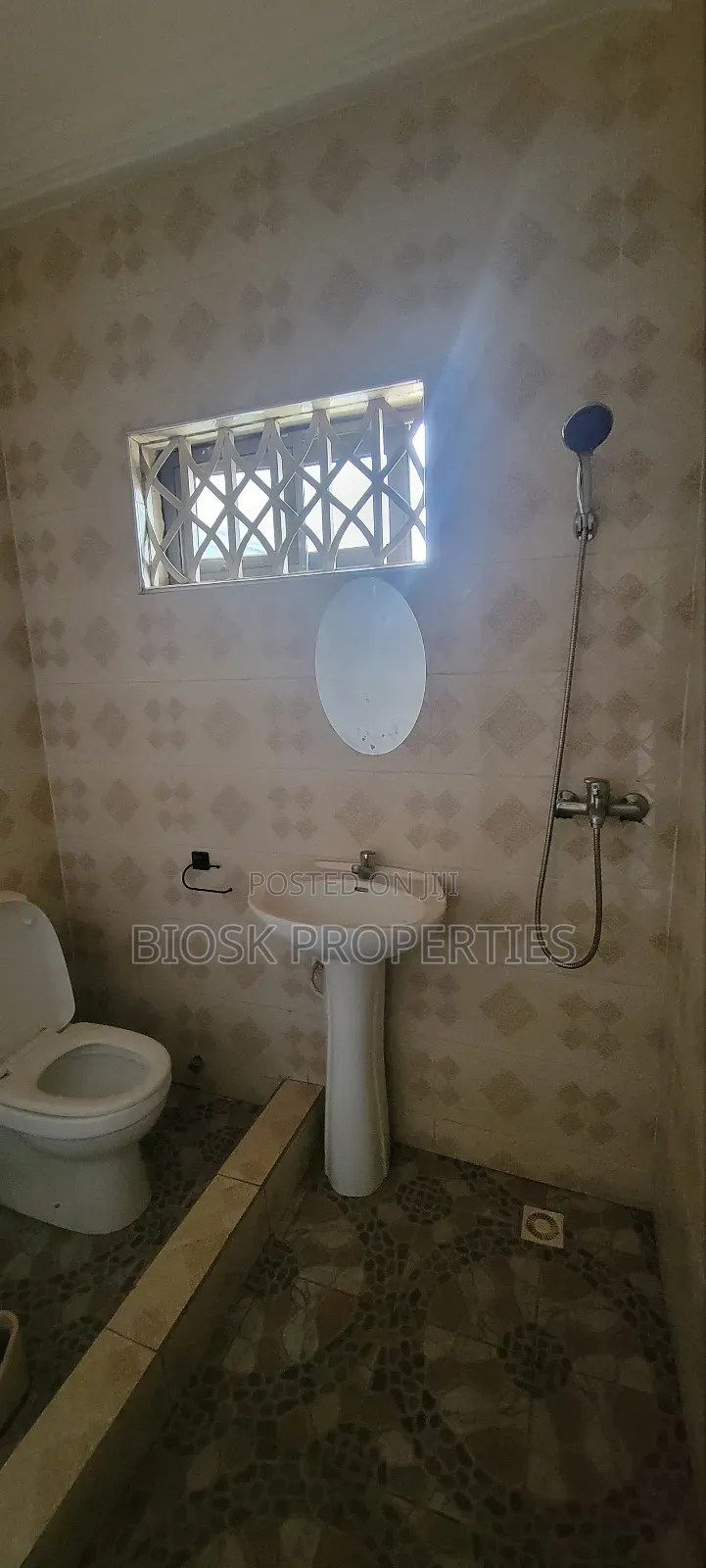 2bdrm Apartment in Biosk Properties, Frafraha for rent
