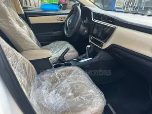 Toyota Corolla 2018 White