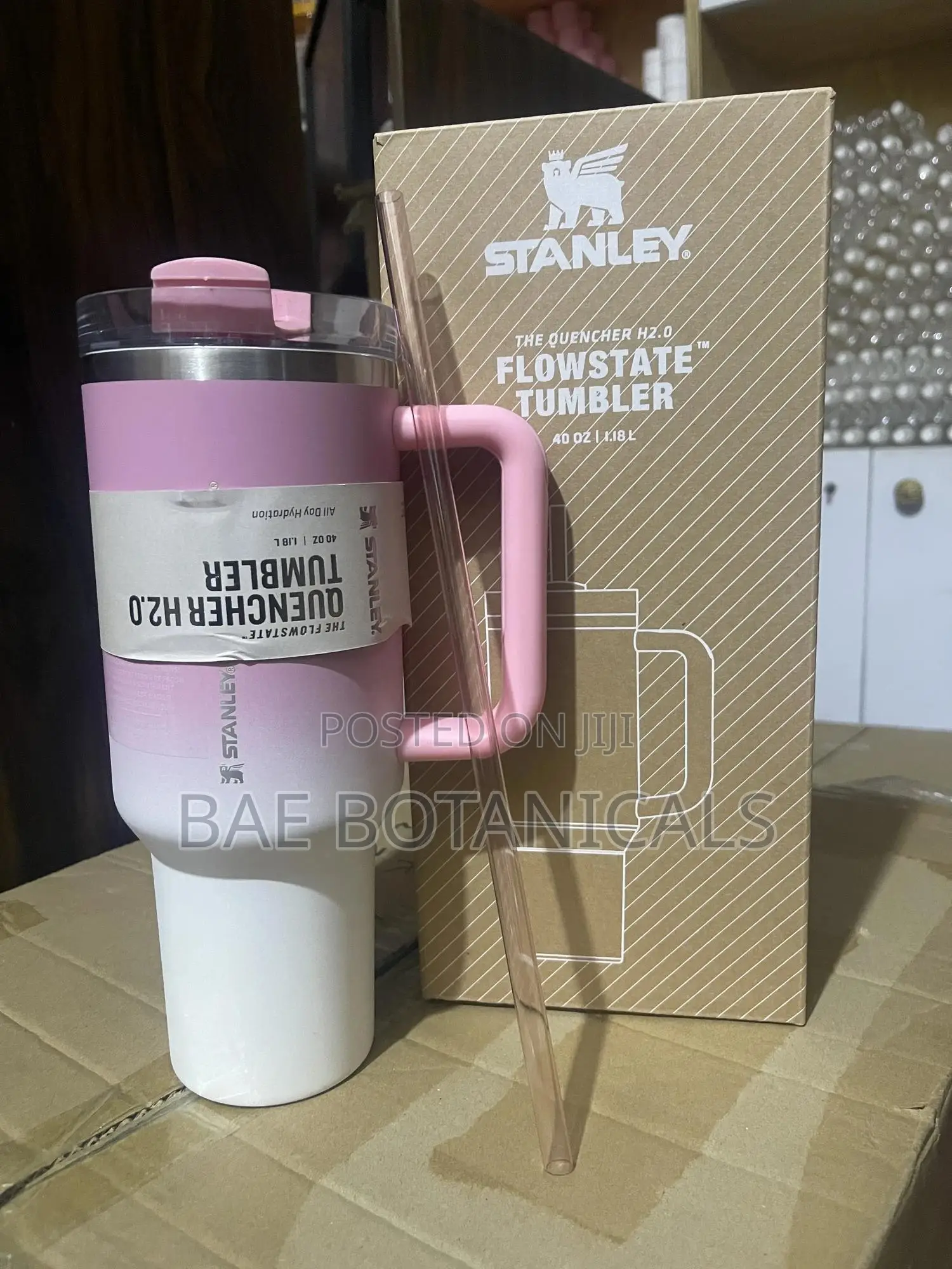 Stanley X Starbucks Cup Deluxe (Pink and Frosty White Ombre)