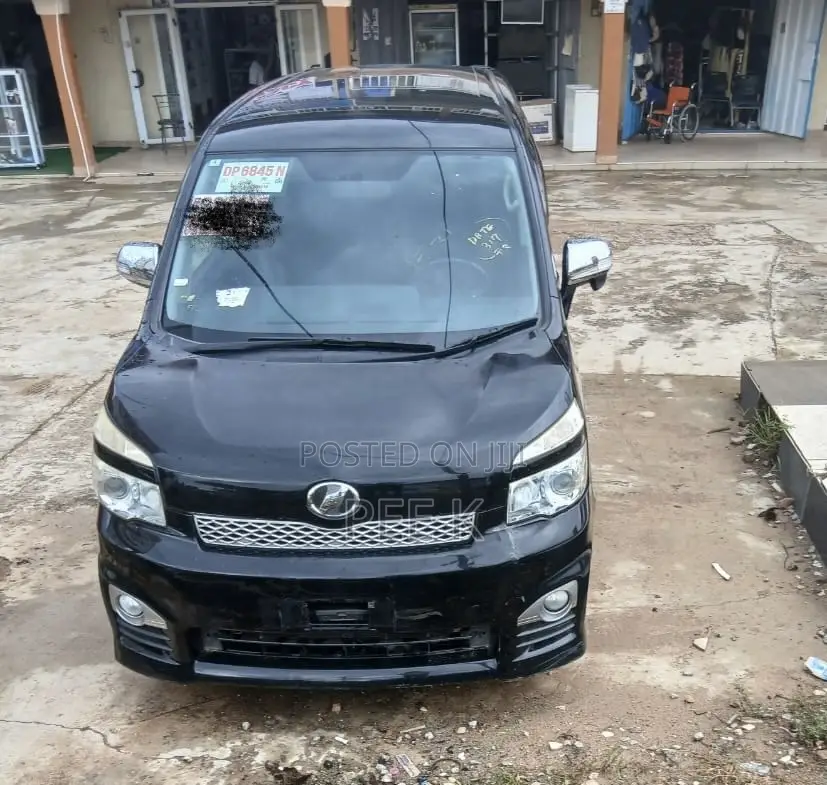 Toyota Voxy 2012 Black