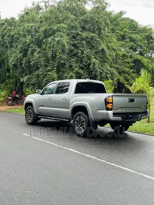 Toyota Tacoma TRD Off Road Double Cab 5' Bed V6 AT 2023 Silver