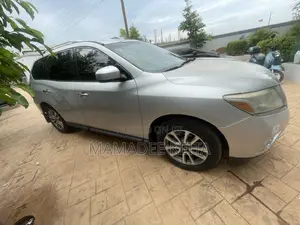 Nissan Pathfinder SV 4dr 4x4 (3.5L 6cyl) 2016 Gray