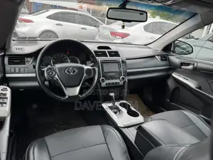 Toyota Camry SE 4dr Sedan (2.5L 4cyl 6A) 2014 White