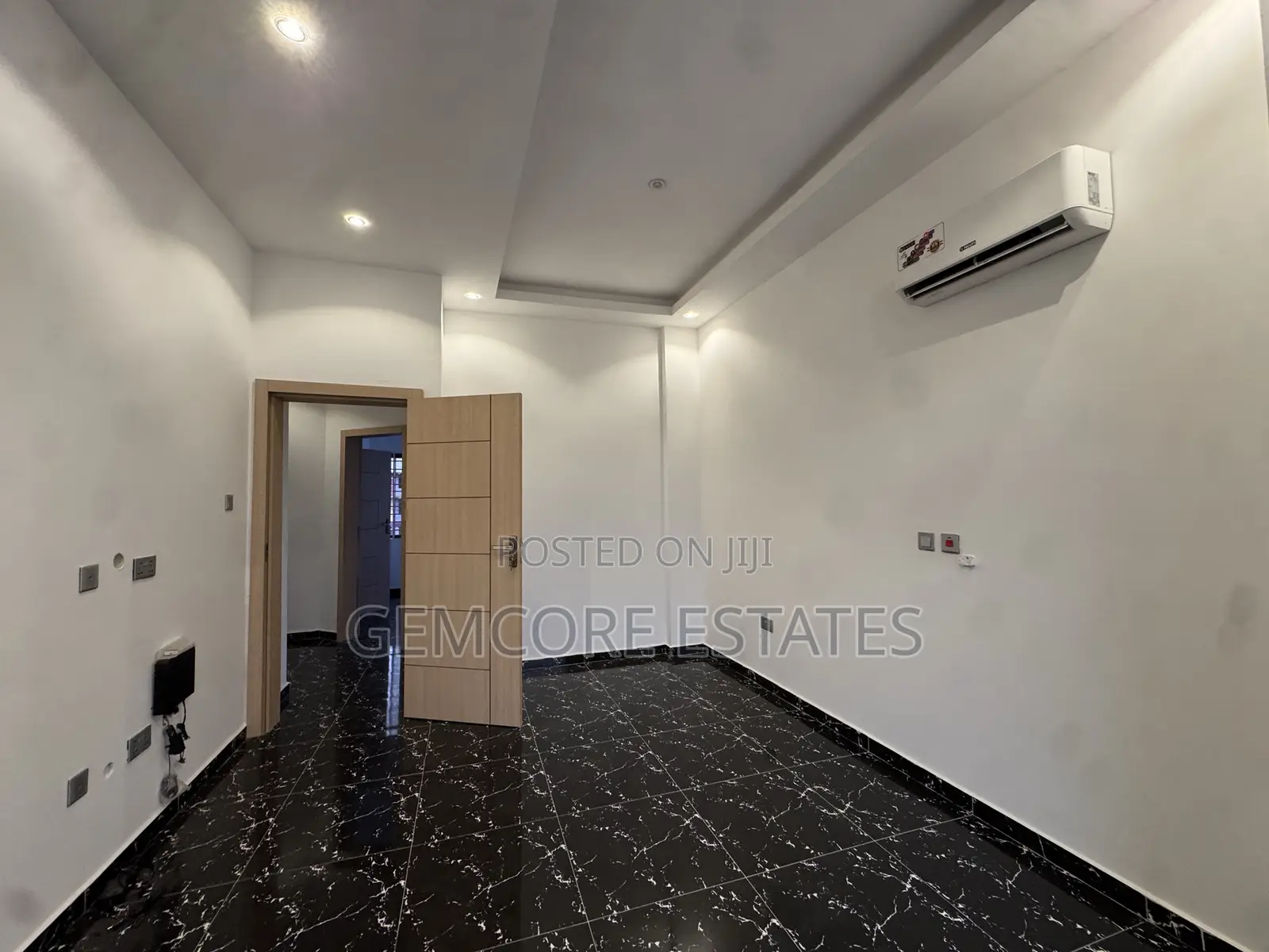 2bdrm Townhouse / Terrace in Nanakrom, Ashaley Botwe for rent
