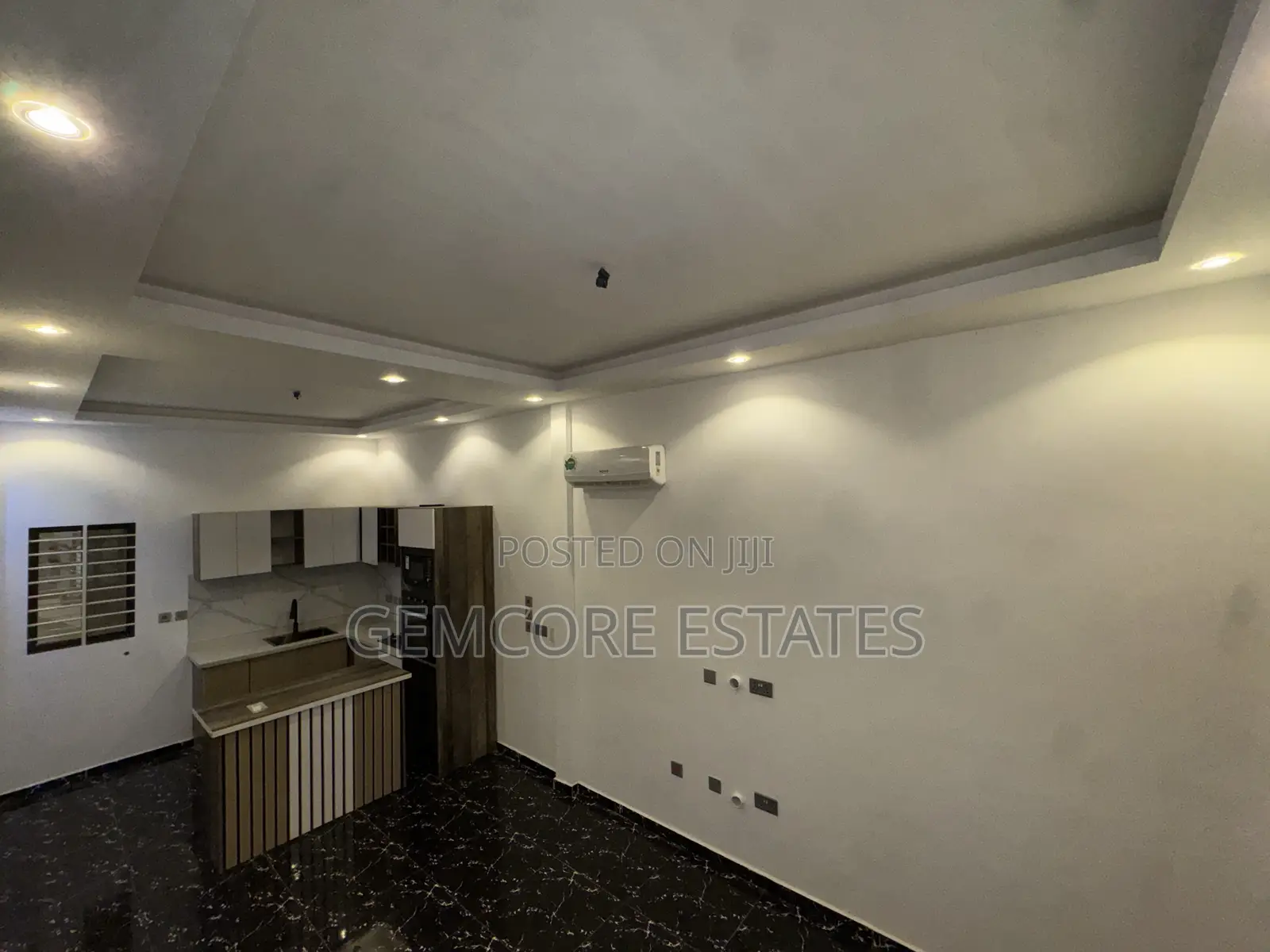 2bdrm Townhouse / Terrace in Nanakrom, Ashaley Botwe for rent