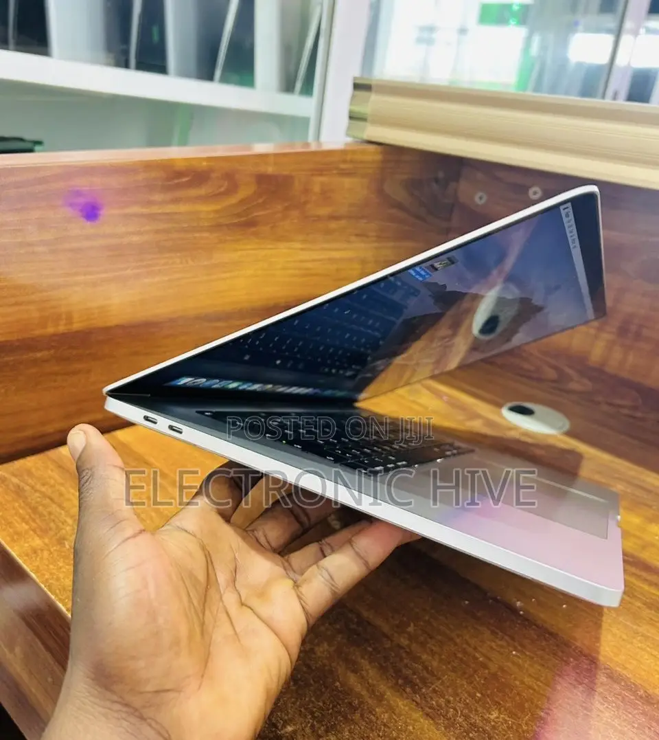 Laptop Apple MacBook Pro 2019 16GB Intel Core i7 SSD 500GB