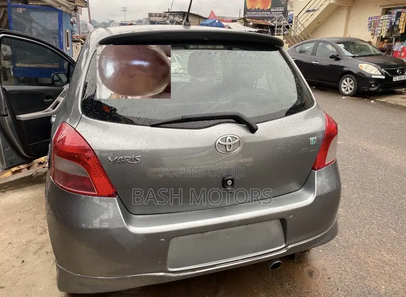 Toyota Yaris 2009 Gray