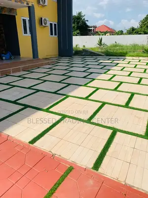 Quality Astroturf for Compounds