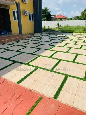 Quality Astroturf for Compounds