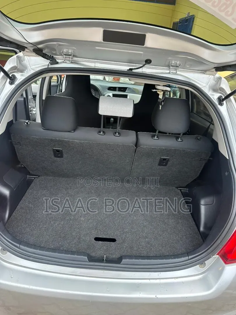 Toyota Vitz 1.3 FWD 5dr 2013 Silver