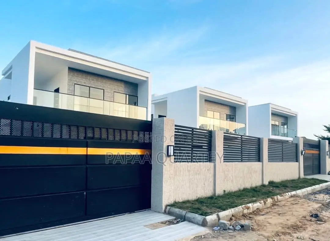 4bdrm House in Adjiriganor for sale