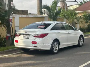 Hyundai Sonata SE 2.0T Sedan FWD (2.0L 4cyl 6A) 2013 White