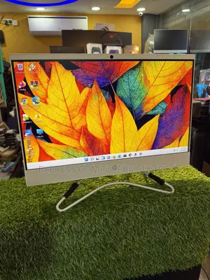 HP 200 G4 22 All-in-One 12GB Intel Core i5 HDD+SSD 500GB