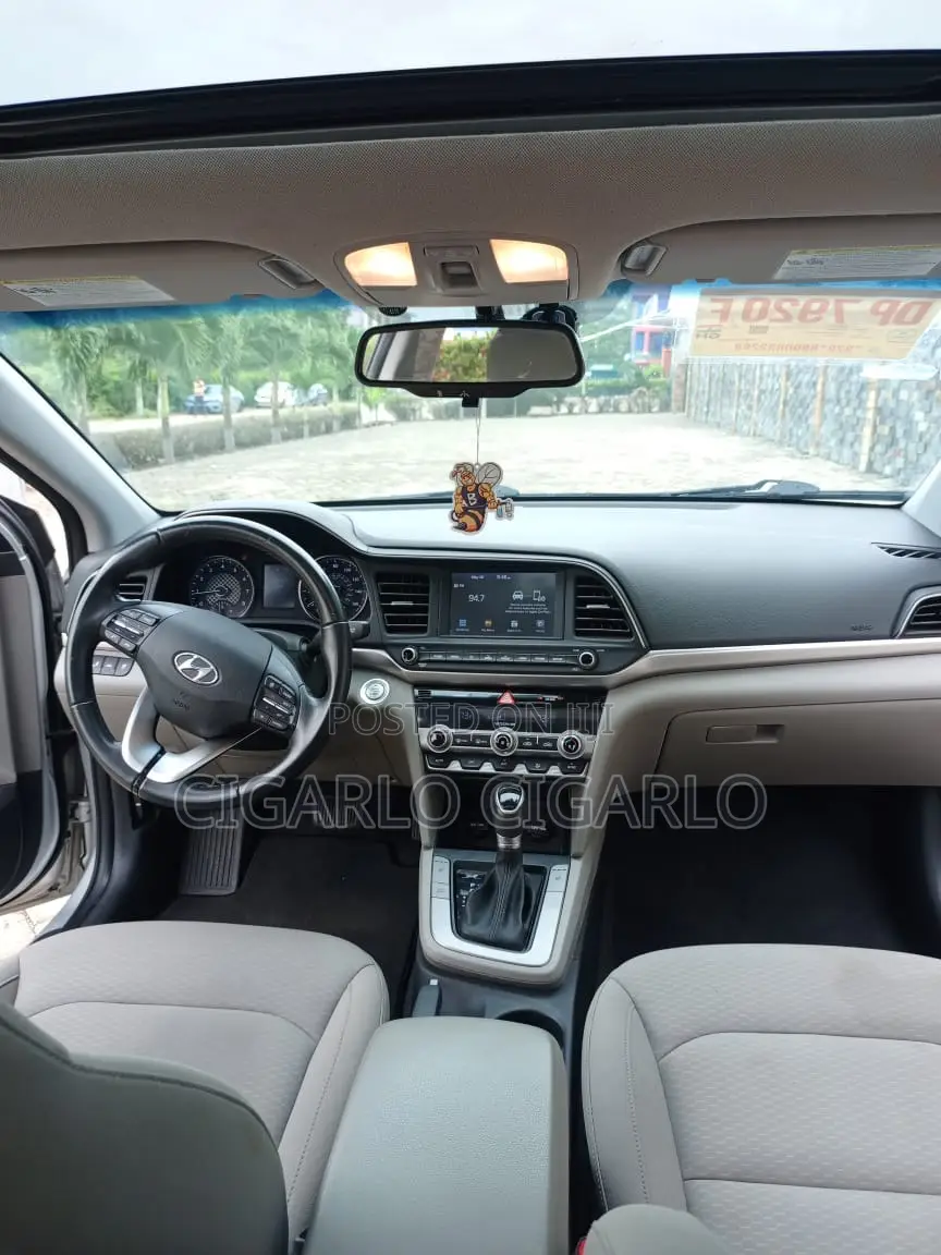 Hyundai Elantra SE 2020 Silver