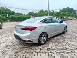 Hyundai Elantra SE 2020 Silver