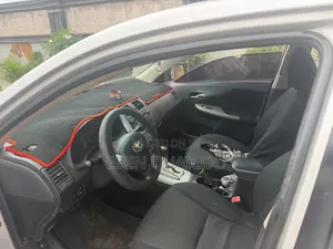 Toyota Corolla 2010 Silver