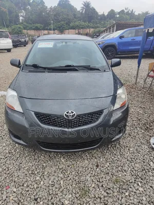 Toyota Yaris Base Sedan 4dr 2011 Blue