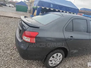 Toyota Yaris Base Sedan 4dr 2011 Blue