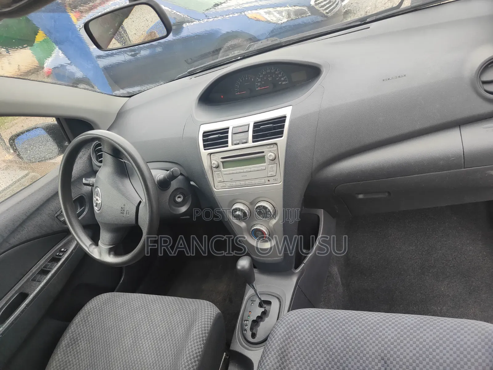 Toyota Yaris Base Sedan 4dr 2011 Blue