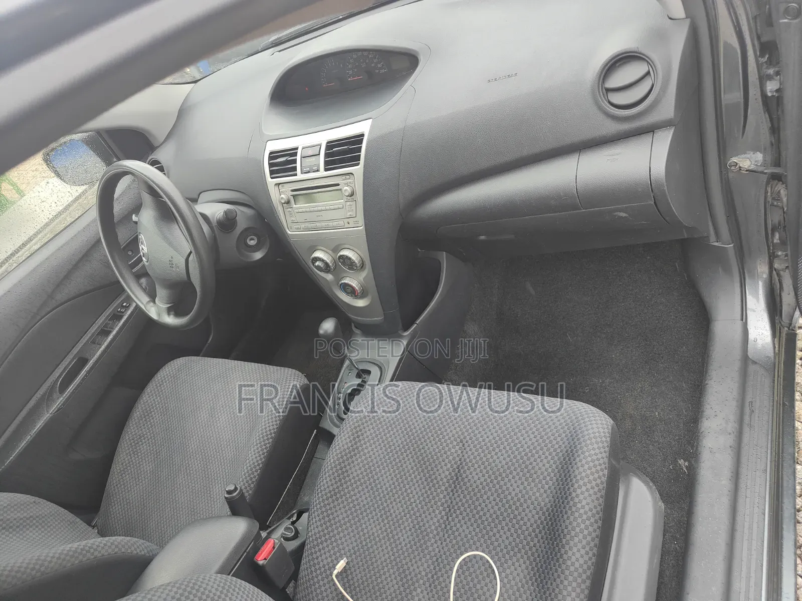 Toyota Yaris Base Sedan 4dr 2011 Blue