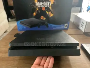 Play Station 4 Slim