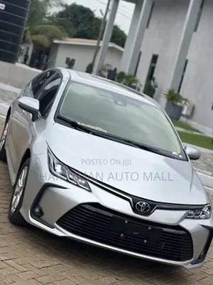 Toyota Corolla 2023 Silver