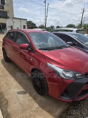 Toyota Yaris 2016 Burgundy