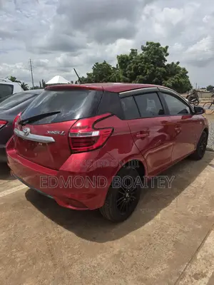 Toyota Yaris 2016 Burgundy