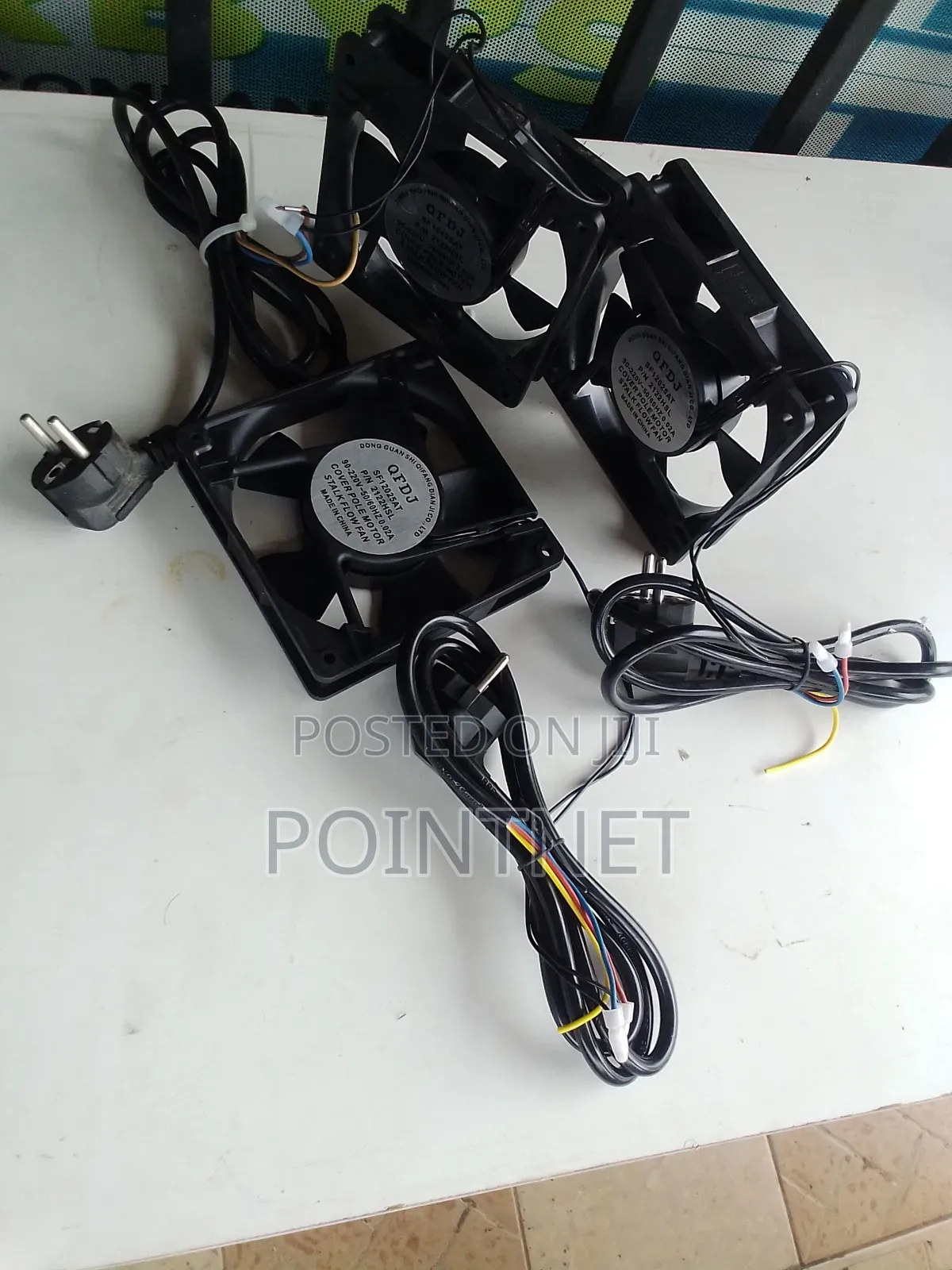 Stalk Flow Rack Fan