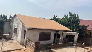 3bdrm House in Old Barrier, West Hills Mall Area for sale