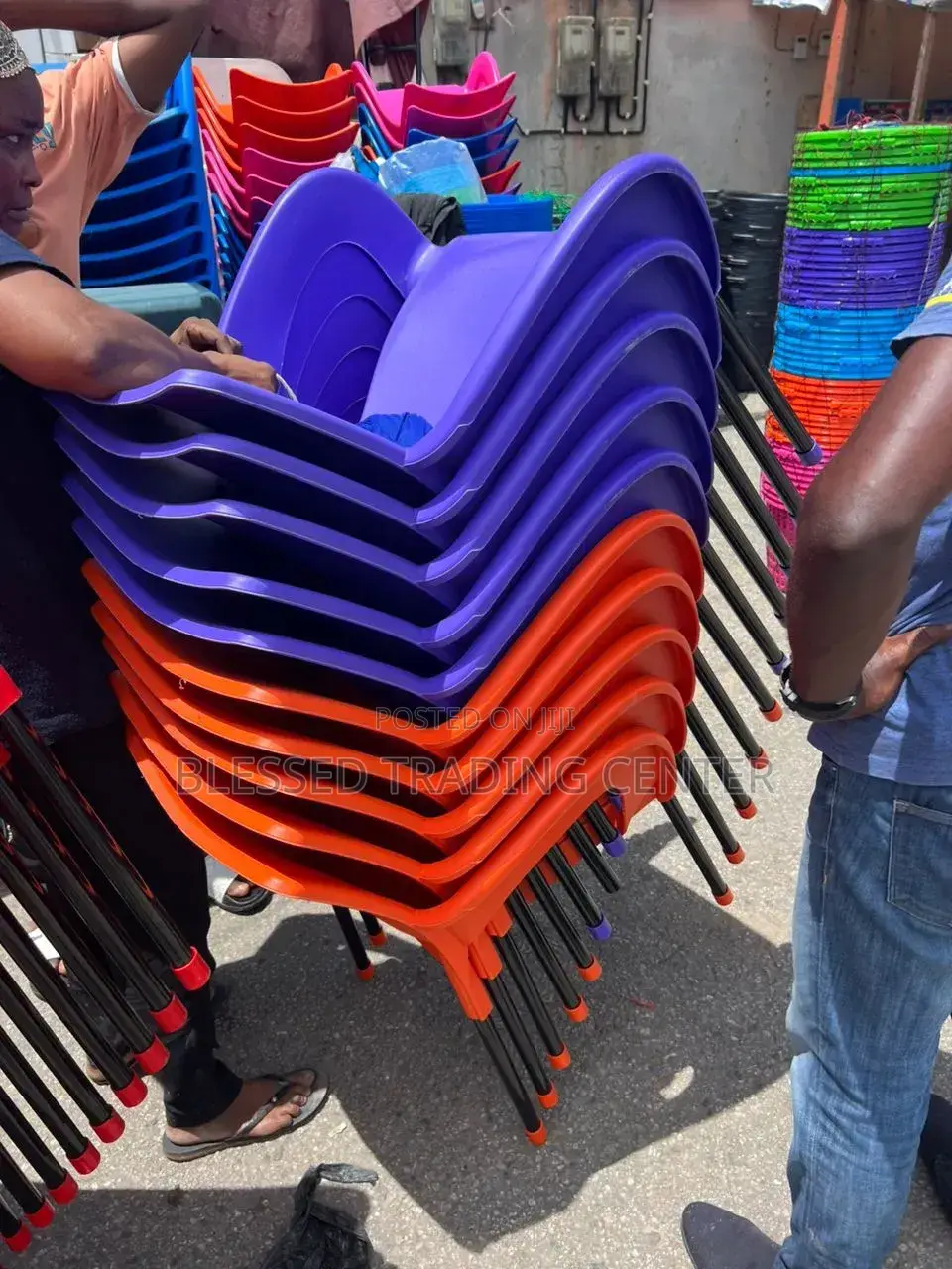 Quality And Durable Plastic Chairs With Metal Legs