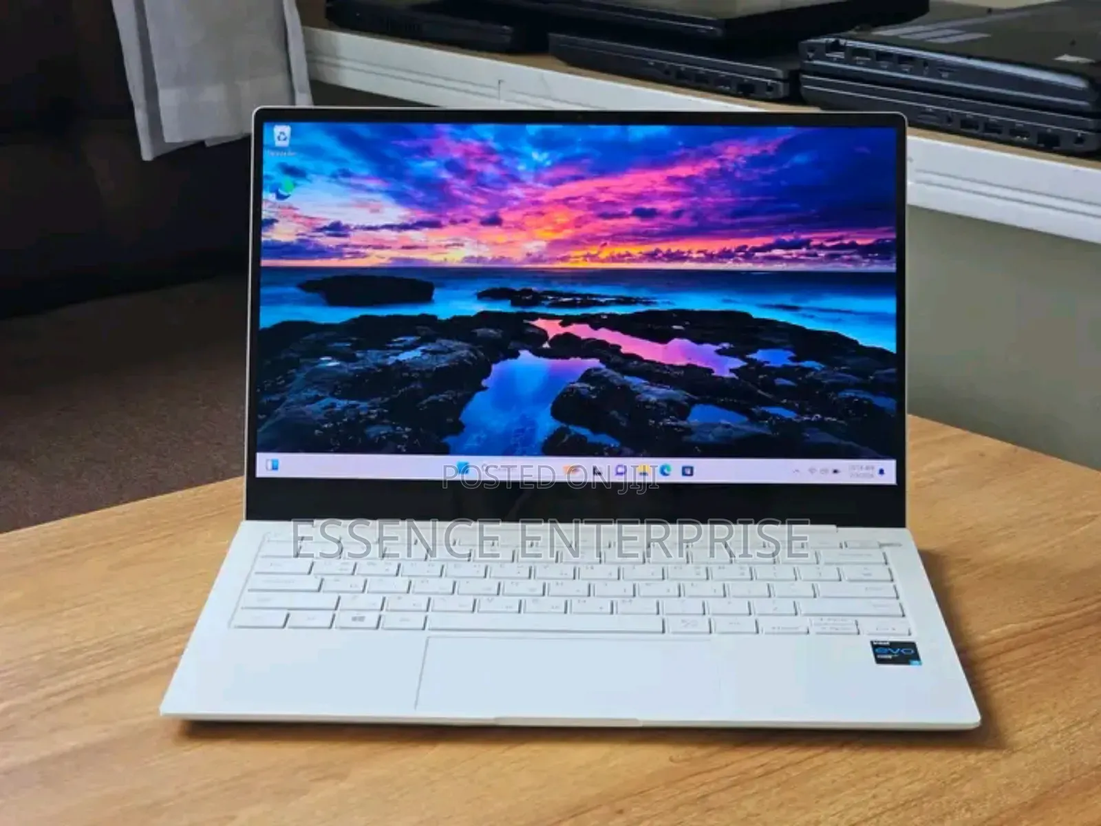 New Laptop Samsung NP540U3C 16GB Intel Core i7 SSD 512GB
