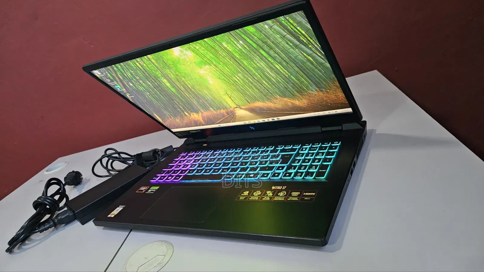 Laptop Acer Nitro 17 16GB AMD Ryzen 7 SSD 1T