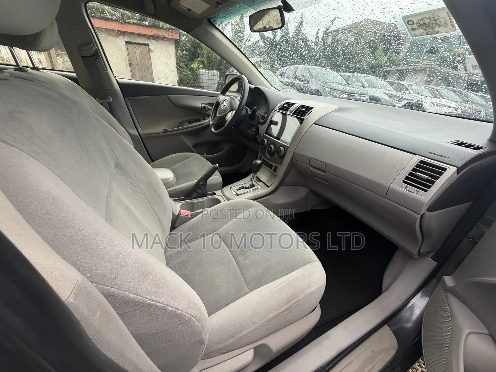 Toyota Corolla LE 4dr Sedan (1.8L 4cyl 4A) 2013 Gray