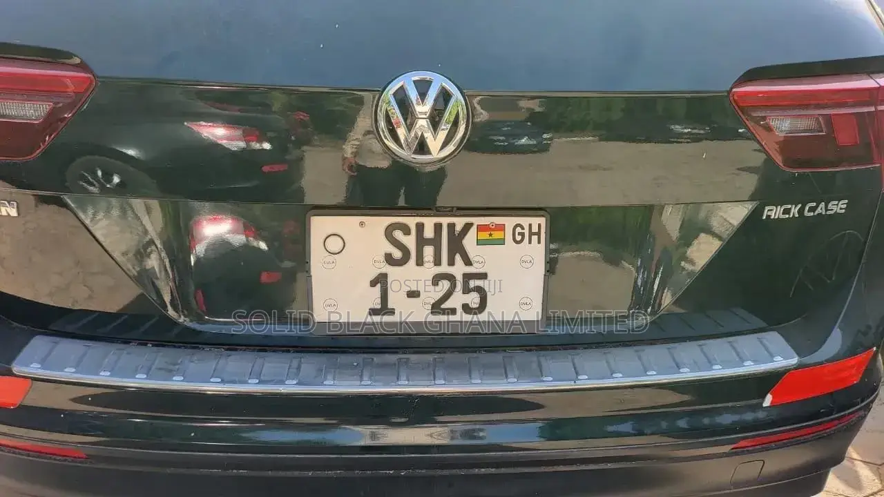 Volkswagen Tiguan 2.0T SE FWD 2019 Green