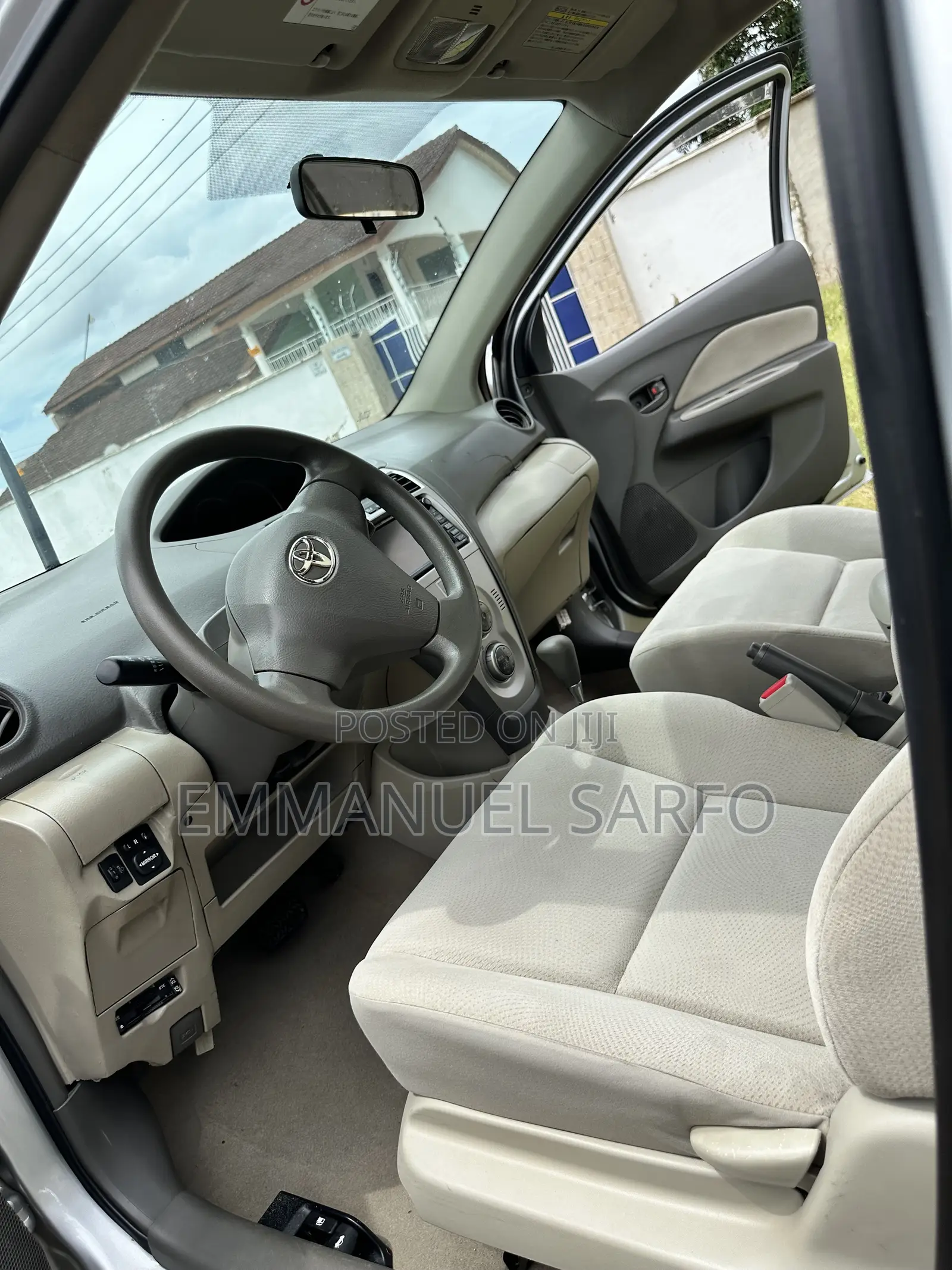 Toyota Belta 2010 Silver