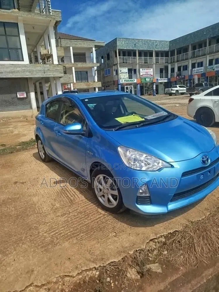 Toyota Aqua 2013 Blue