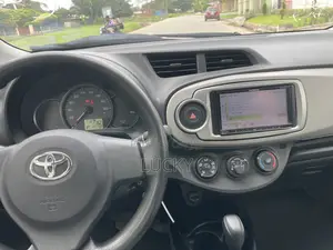 Toyota Vitz 1.3 AWD 5dr 2013 Black